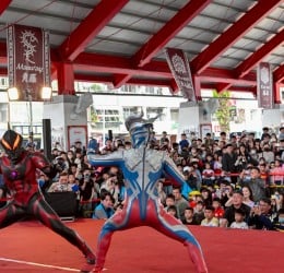 超人力霸王〜傑洛vs貝利亞現身吉安 游淑貞伴兩千名鄉親共度驚喜兒童節