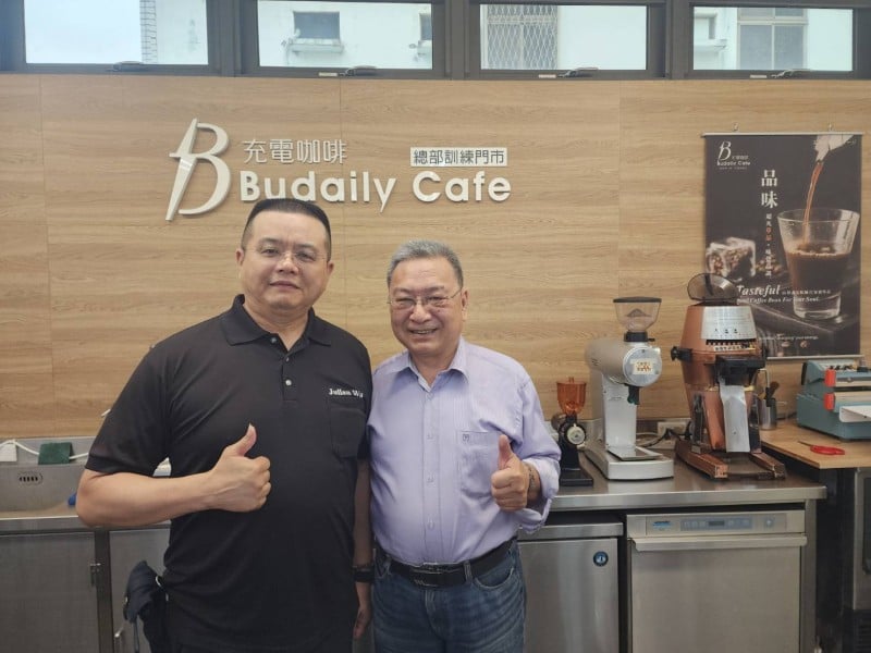 《謙手花蓮》邱展謙走進花蓮在地老字號梅珍香 一家店背後，還有很多店：梅珍香守住許多店家的日常