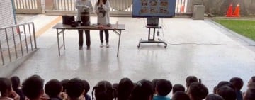 吉安鄉幼童「搗麻糬」快樂體驗 游淑貞再創寓教於樂溫馨兒童節