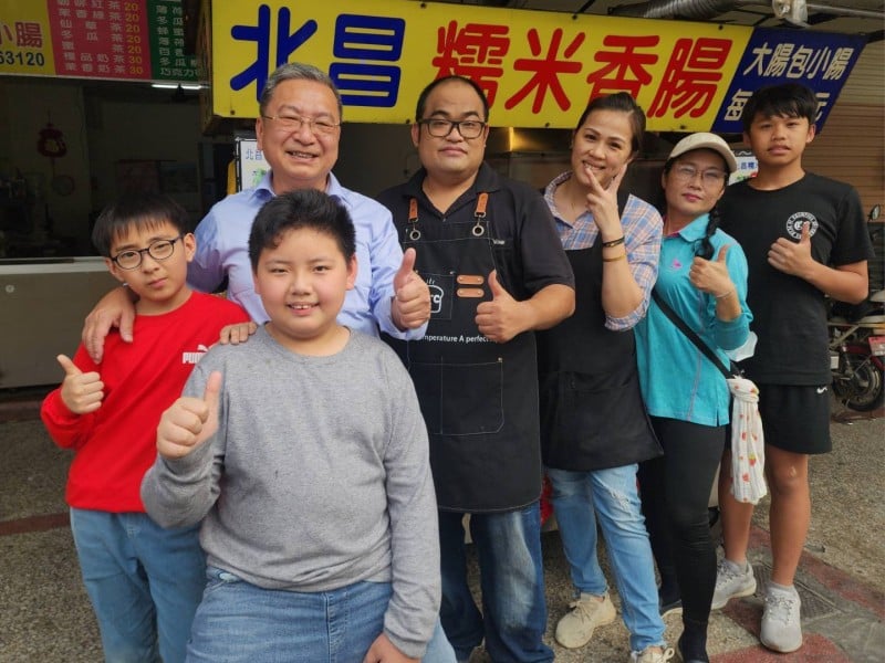 三代炭火溫情：二信建國分社旁香腸老攤　守住花蓮人記憶中的純粹滋味