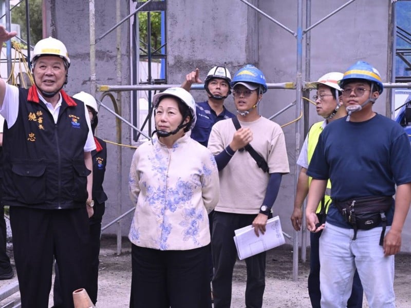 預計年中完工 ! 徐榛蔚會勘富北國中校舍工程 
