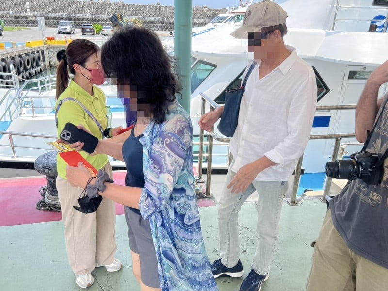 賞鯨船花蓮外海驚見大體