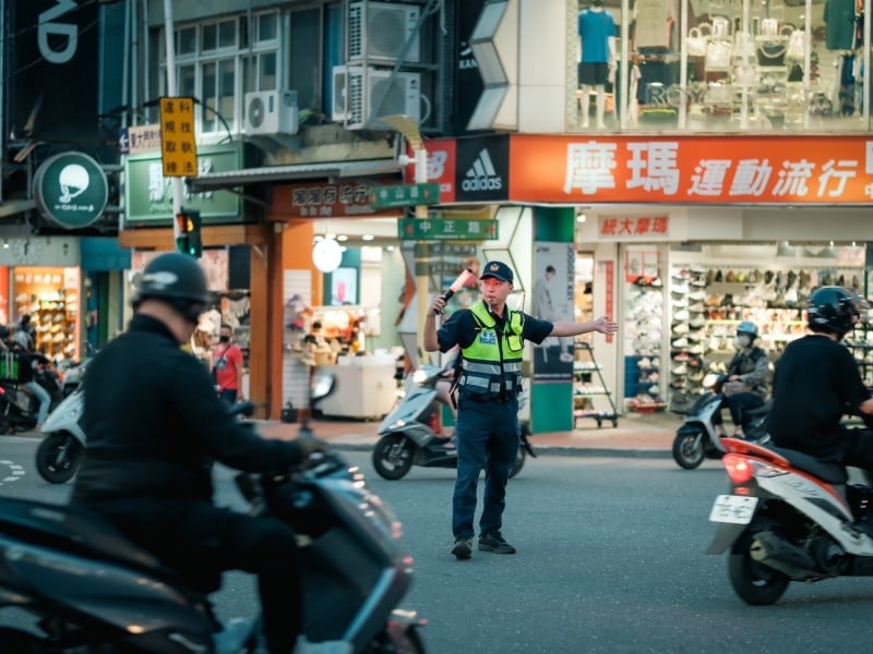 花警啟動勞動節連假交通疏導 全力維護行車順暢與安全