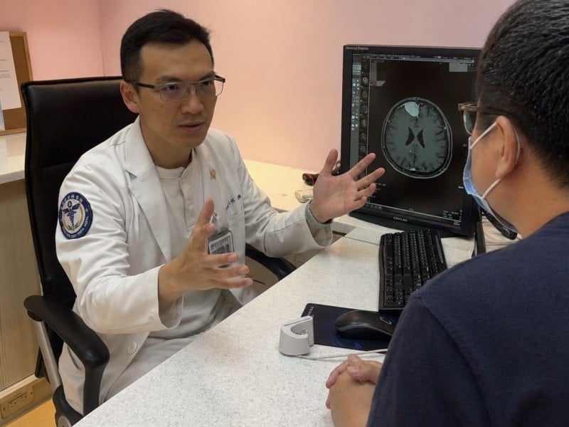 幻聽妄想多年竟是右前額腦膜瘤作祟