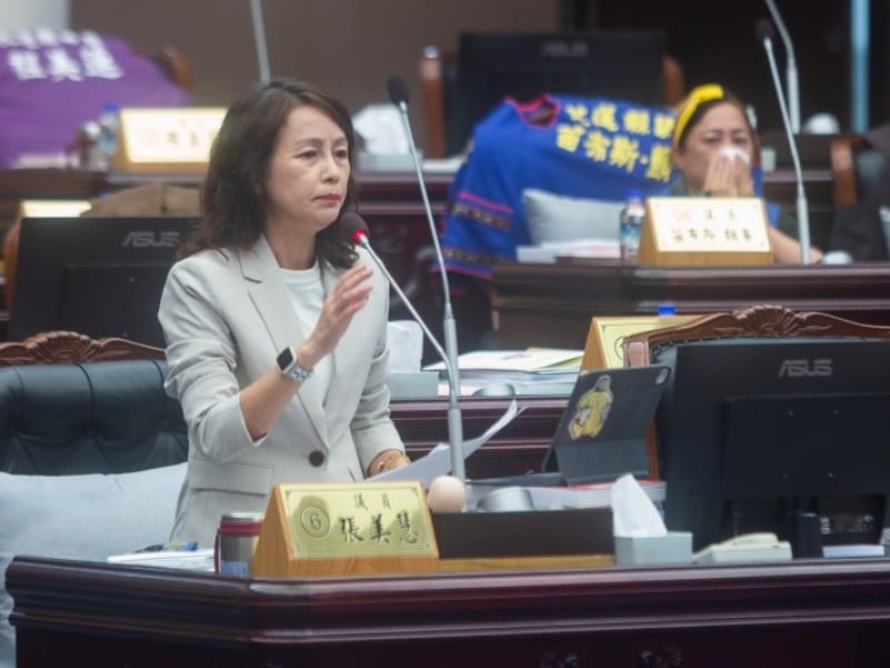 張美慧建議市區騎樓「適度」開放停機車