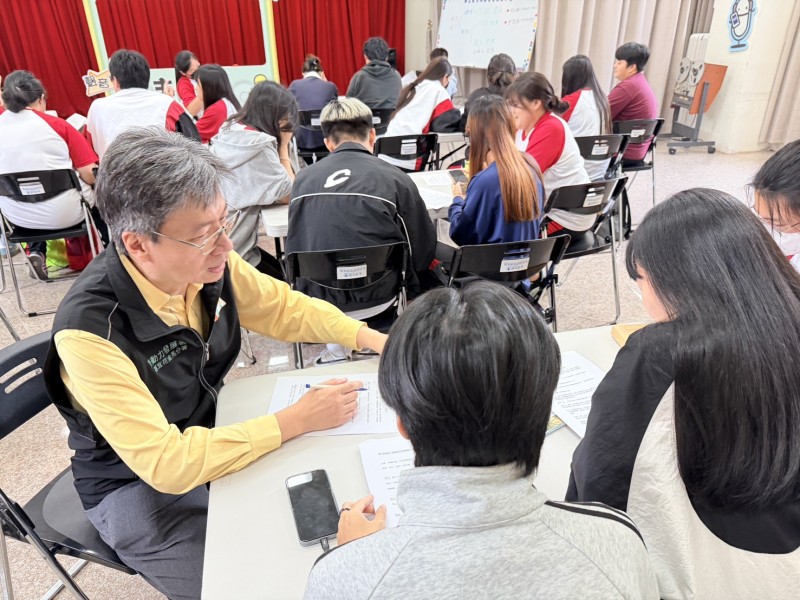 實境探索未來 ! 光復商工走出教室 提前接軌職場 