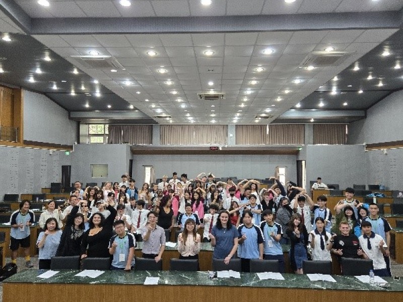 美國加州州立大學海峽群島分校師生來訪 海星中學展現原民文化與國際交流新氣象