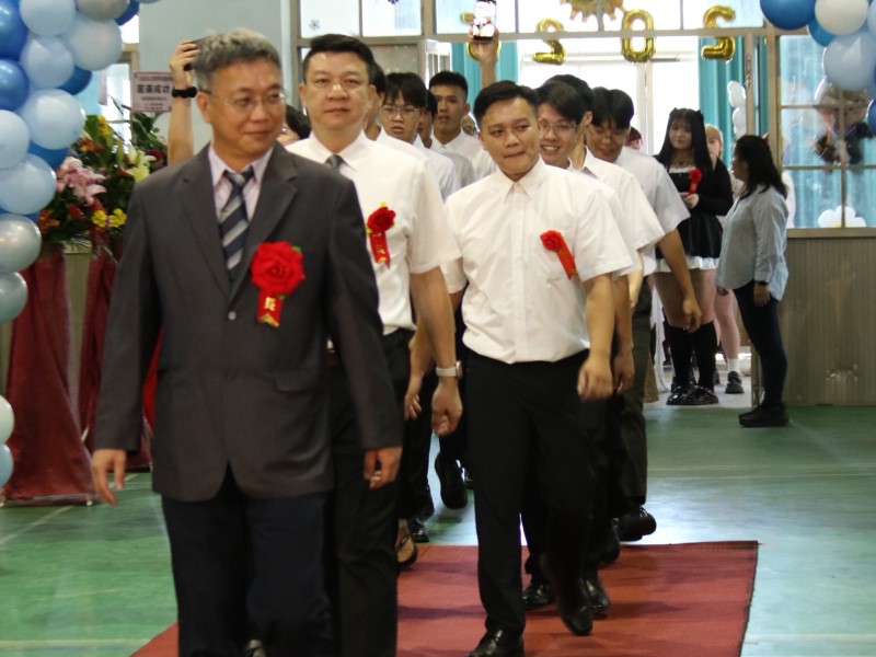 【青春啟航 夢想高飛】 從北科大到企業留任　上騰工商畢業生展現技職實力