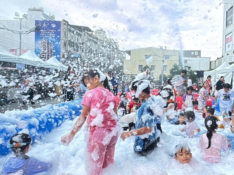 遠百花蓮第三屆公益童趣水樂園 夏日消暑登場