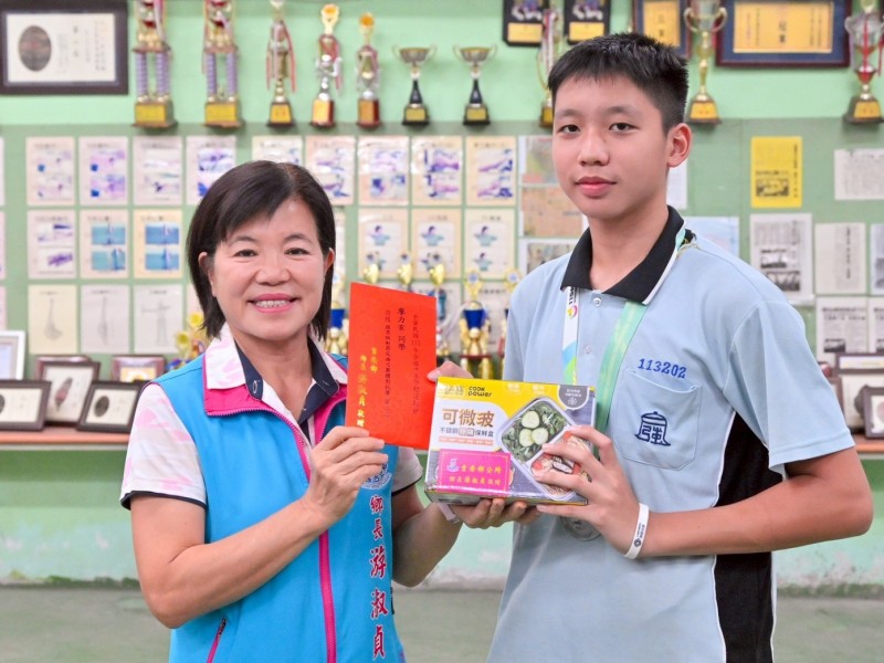 自強國中射箭隊 全中運勇奪「2金2銀」!  游淑貞表揚優秀選手 肯定訓練成果