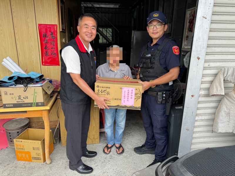端午佳節前夕弱勢家庭慰問 玉警將愛心傳遞南區三鄉鎮