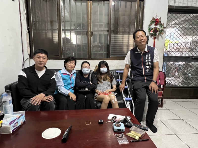 騎車上學遇車禍重傷骨折 單親家庭陷困境　地方各界伸援手送暖關懷