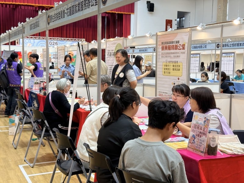 助鄉親留鄉就業 ! 2026「玉里聯合徵才」20企業153工作機會 面對面洽談 初步媒合率達六成
