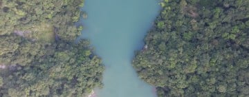 萬里溪堰塞湖壩體滲流量增加