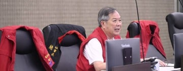 縣府提醒民眾「勿靠近警戒區」 ! 萬里溪堰塞湖持續發布「紅色警戒」 