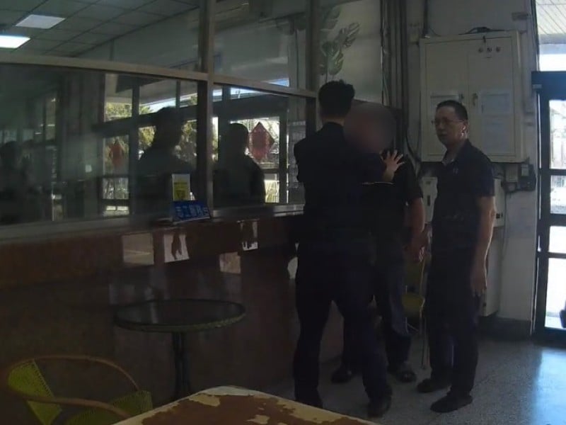 女子遭追打急奔派出所求救  吉安警當場控制逮捕犯嫌