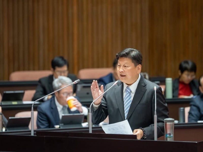 早知道不合格卻擺爛？傅崐萁怒轟民進黨：毒油不是偶發事件 是五年蓋牌、五年害台