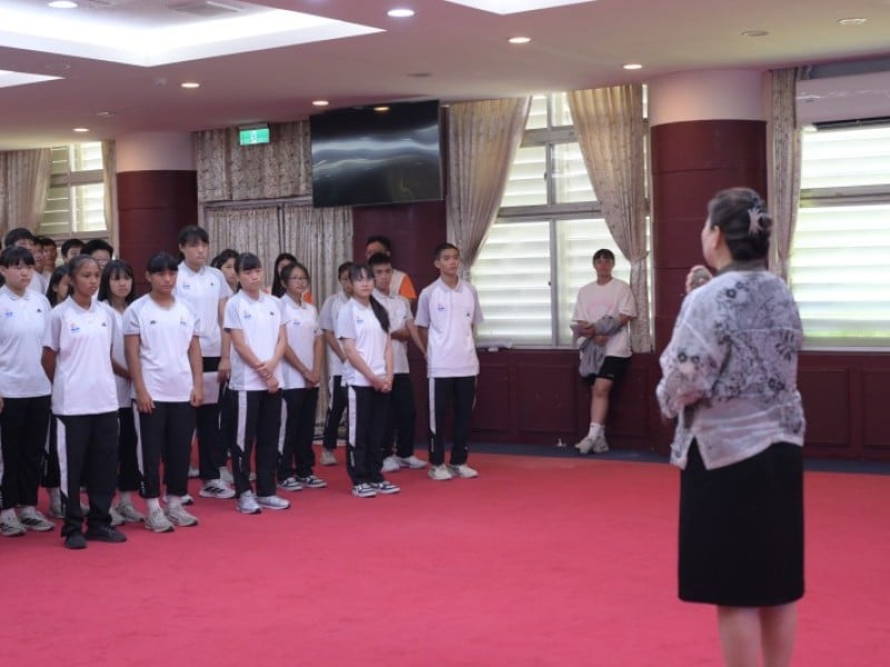花蓮縣參加「2026國際少年運動會」 徐榛蔚親自授旗