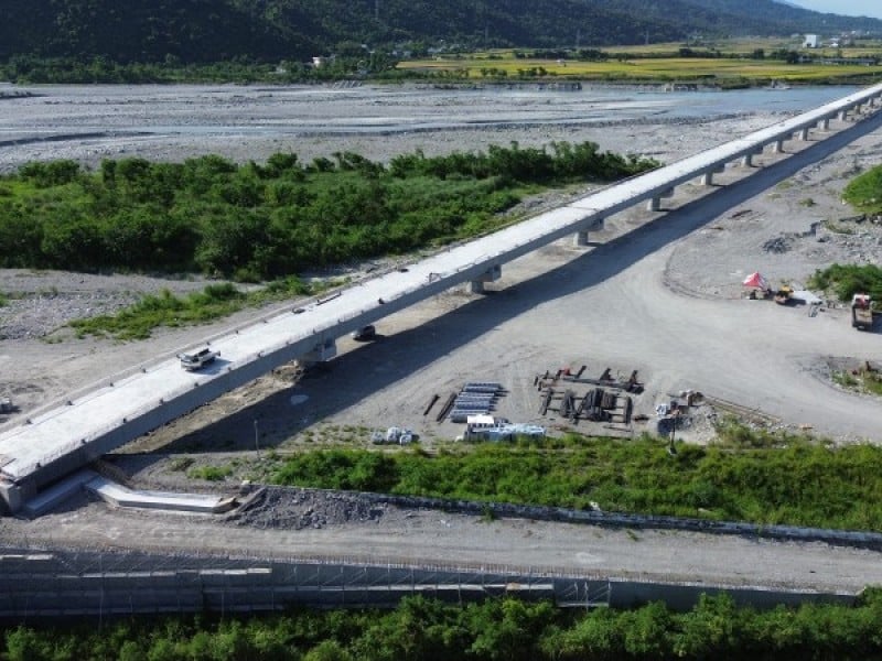 玉長、崙天大橋施工進度落後 縣府澄清