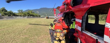 黑鷹直升機馳援南湖圈谷山難　61歲登山客重傷受困獲救送醫