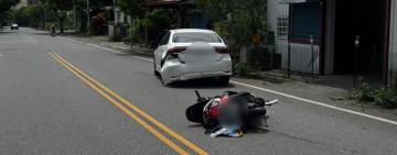 瑞穗溫泉路女駕車與機車碰撞 男騎士受傷送醫