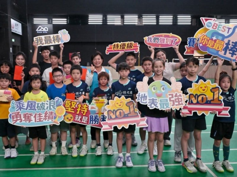 花蓮羽球小將傳捷報　國際賽場摘冠、奪亞創佳績 鄉長游淑貞親貼紅榜祝賀