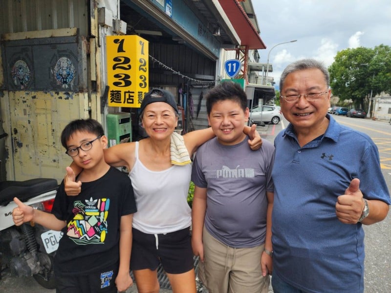 【職人精神．為母則強．謙手花蓮】 承載一二三自由日印記 柴嘉均「123麵店」吉安海岸路飄香人情味