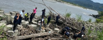 豪大雨樂樂溪水暴漲「疑通勤途中遭沖走」 ! 64歲男子今尋獲 已無生命跡象