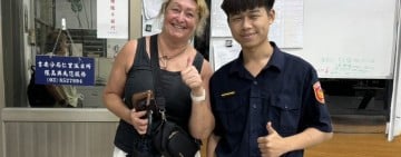 龍舟錦標賽澳洲選手搭車落錢包 警方迅速尋回
