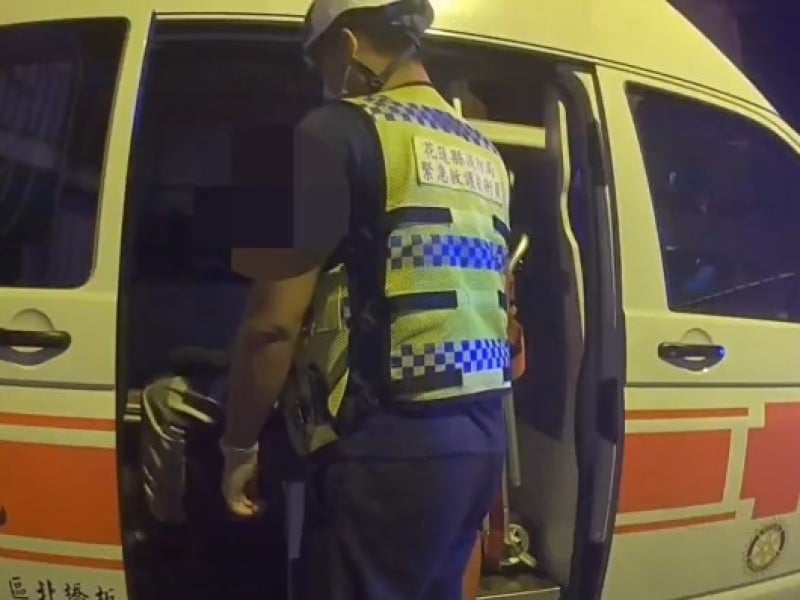 騎微電車路倒 原來是酒駕