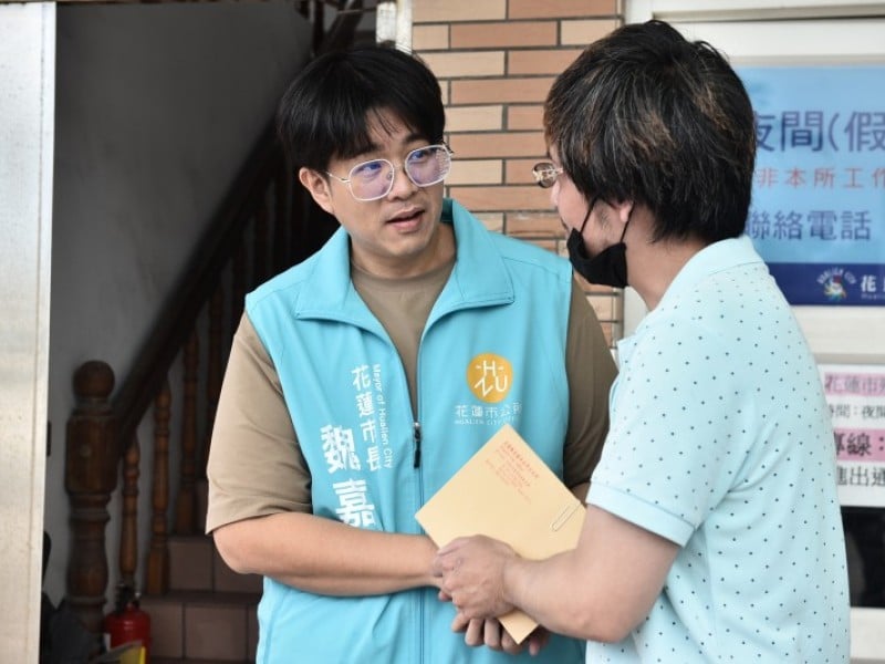 魏嘉彥慰問火災罹難保全家屬
