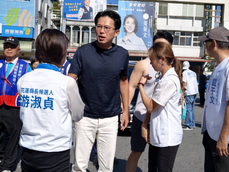 九合一縣市長藍白合 黃國昌、游淑貞仁里市場同心加油  游淑貞：只要對花蓮人民過的好，跨越黨派一起推動