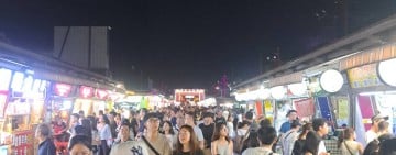 中秋連假花蓮人潮湧現　東大門夜市單日逾1.9萬人次、月見原聲演唱會登場