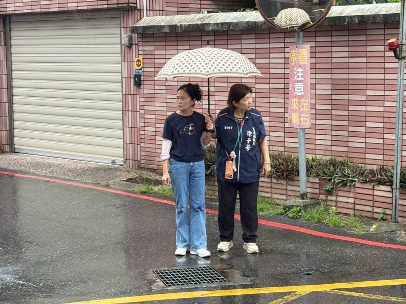 人行道不能走到一半就消失 徐子芳促縣府提出全縣步行環境改善路線圖