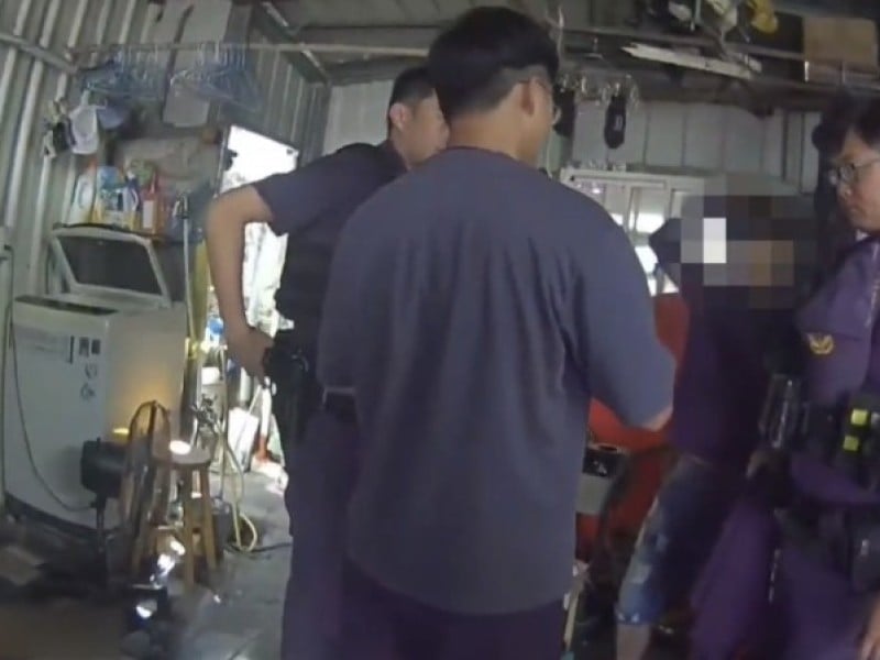 警方偵辦竊盜案順便把毒品分裝工廠也抄了
