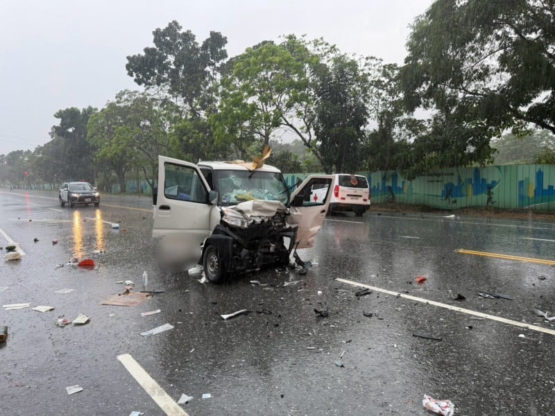 臺9線光復路段三車相撞 造成一死多傷