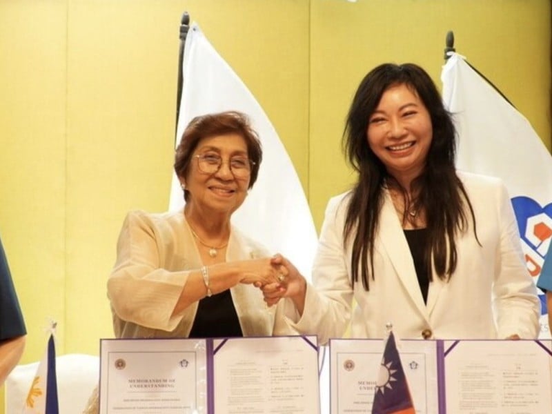 締約醫藥合作、分享台灣經驗 ! 前花蓮不分區立委林憶君 率隊訪問菲律賓 