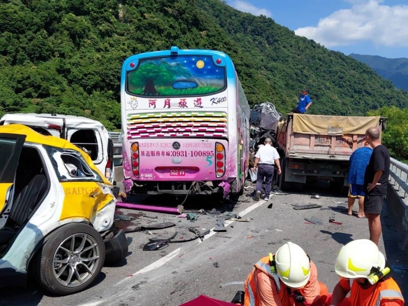 蘇花改武塔路段五車追撞　1人OHCA、北上線下午恢復通車