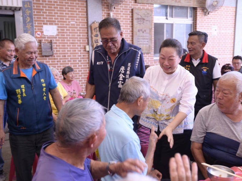 重陽佳節推新年度「銀髮福利政策」! 縣長徐榛蔚偕立委傅崐萁 走訪富里鄉老人會
