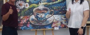 【職人精神  在地生命無限  謙手花蓮】 ​白天鋪壁紙、夜裡凝神作畫！裝修匠師林明旺用畫筆定格生命神韻 邱展謙老師讚：最動人的在地生命力
