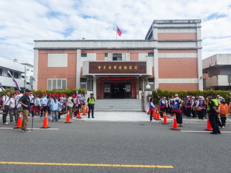 花蓮縣議員第三選區號次出爐　14名候選人抽籤結果揭曉