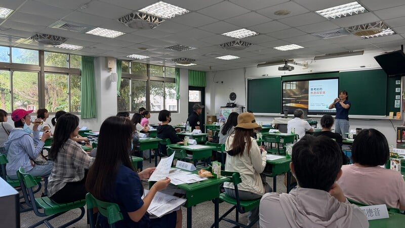 1150921-海星高中提供-海星中學舉辦學校日導師分享班級經營理念家長熱烈參與_0_66f76576fcd38cce.jpg