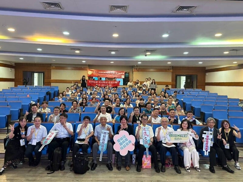 高齡社會04_001701c7fb05479d.jpeg