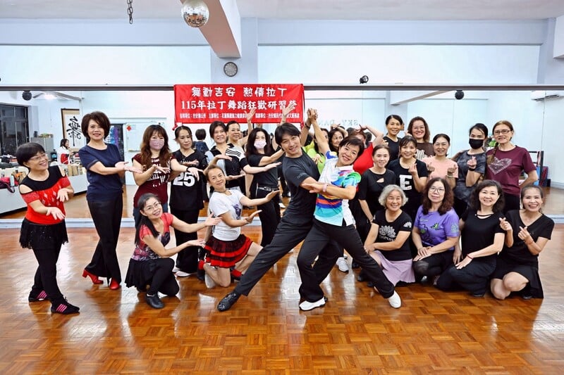 LINE_ALBUM_115.10.25-拉丁舞研習_培養師資養成國手級舞者_游淑貞推動社區發展與多元_e9ab728f1e0d76f9.jpg