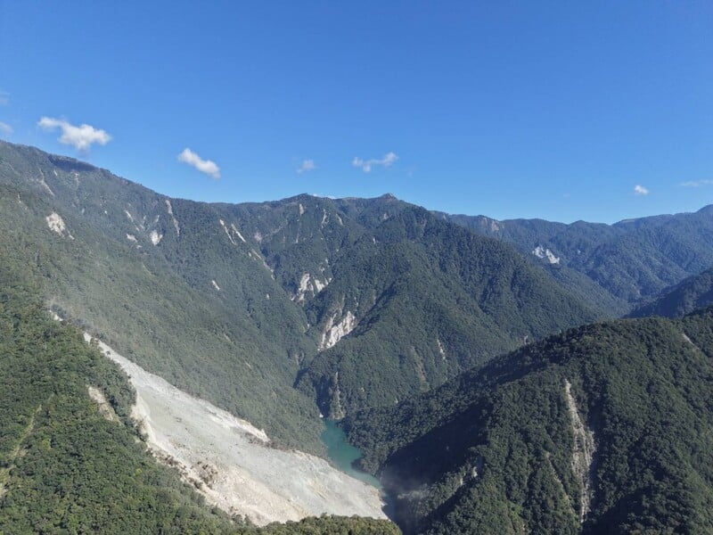 115年7月8日萬里溪堰塞湖空拍001_6859f.jpg