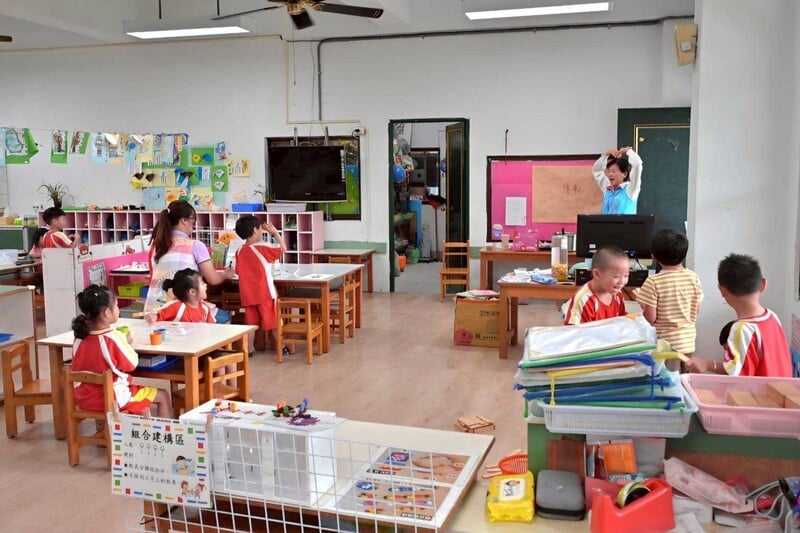 LINE_ALBUM_115.06.12_吉安鄉幼辦理客語幼幼檢測闖通關_游淑貞陪孩子拿下人生首張認證證書_260613_1_ae7fd.jpg