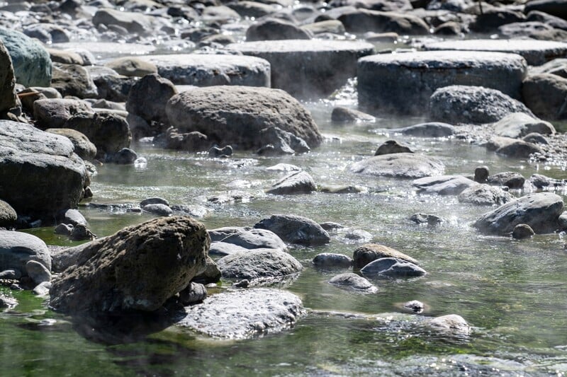 圖4-慢旅的意義在於發現驚喜走進安通看百年溫泉在巨石與流水間靜靜流淌感受大自然_e0458.JPG
