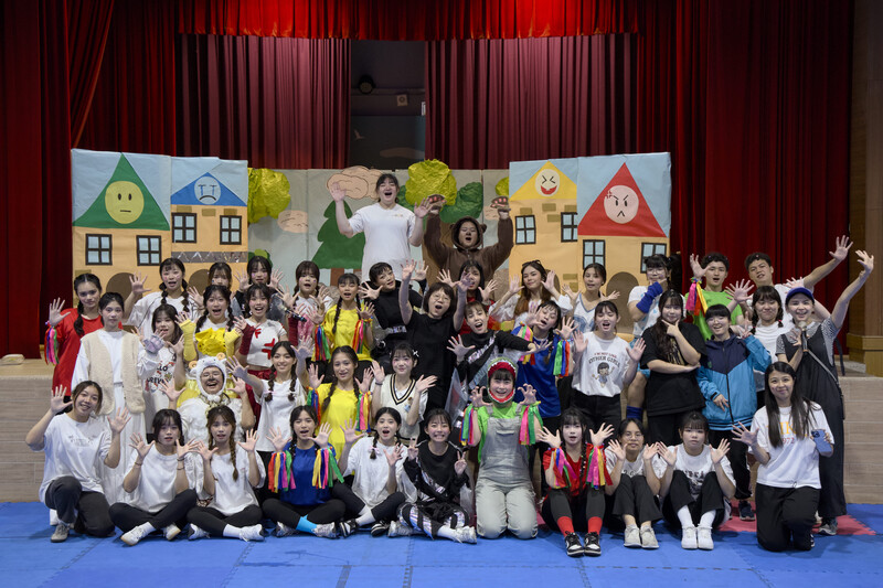 1150521-海星高中提供-幼兒保育學程師生合影_0_5d51f.jpg