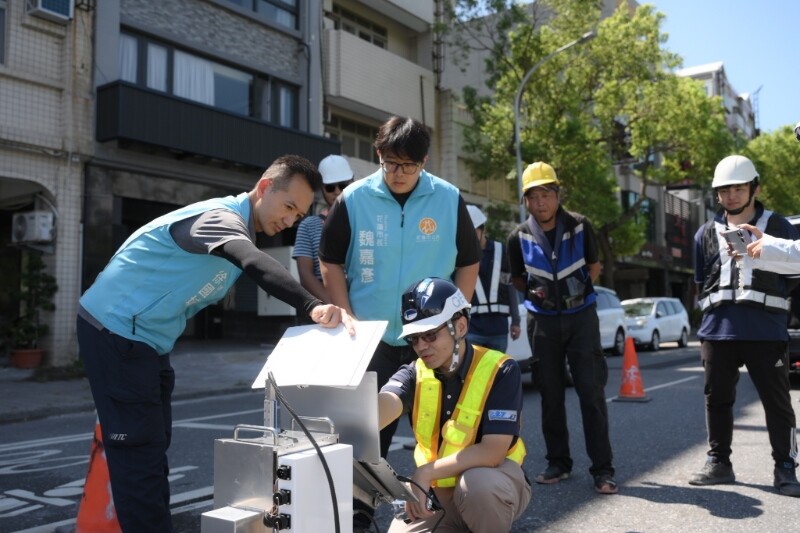 LINE_ALBUM_0812日商公司義氣為花蓮道路做健檢_今進行二次鑽心檢測_240815_13_a1896.jpg