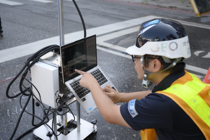 LINE_ALBUM_0812日商公司義氣為花蓮道路做健檢_今進行二次鑽心檢測_240815_16_ea9e7.jpg